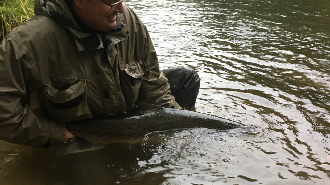 27,09,2019 Jacob Blom med genudsat laks på 92 cm i Mørrum
