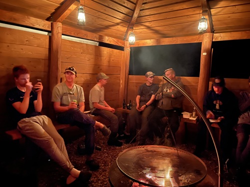 Aften Hygge I Bålhytten (1)
