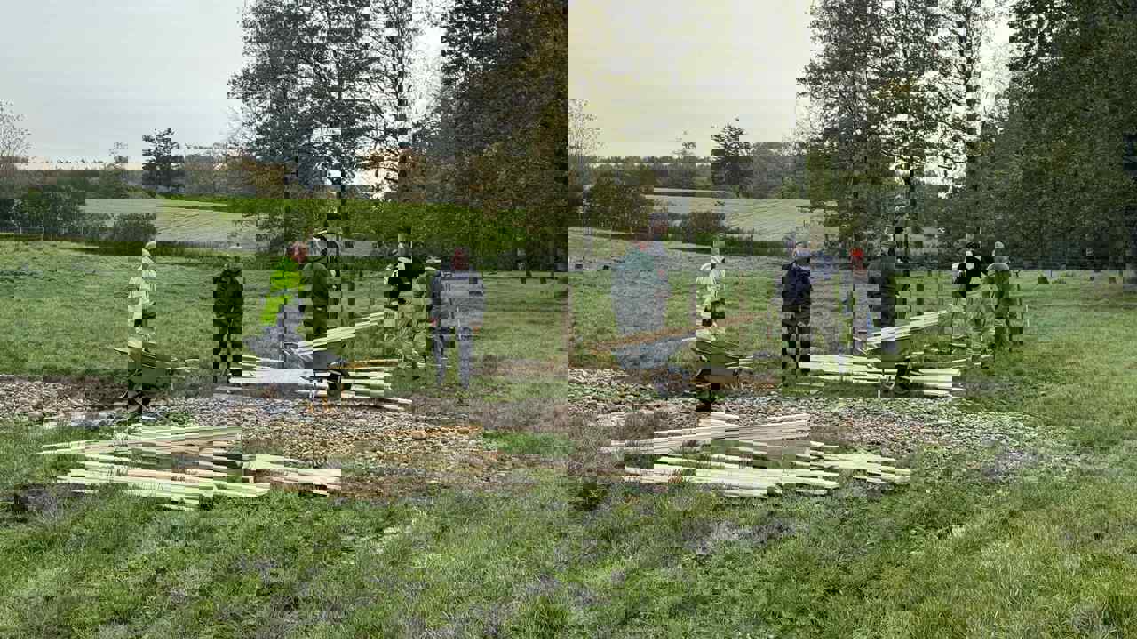 12725003 A60f 449B B317 279B23fc758e